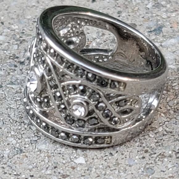 Silver Tone Gemstone Ring Infinity Sign - Picture 4 of 5